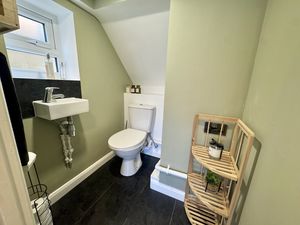Groundm Floor WC- click for photo gallery